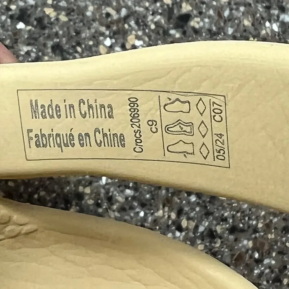 Crocs Iconic Comfort Little Kids Size 9 Mustard Clogs wt Jibbitz Slip On Outdoor
